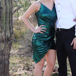 Adorable green/blue sequenced party dress